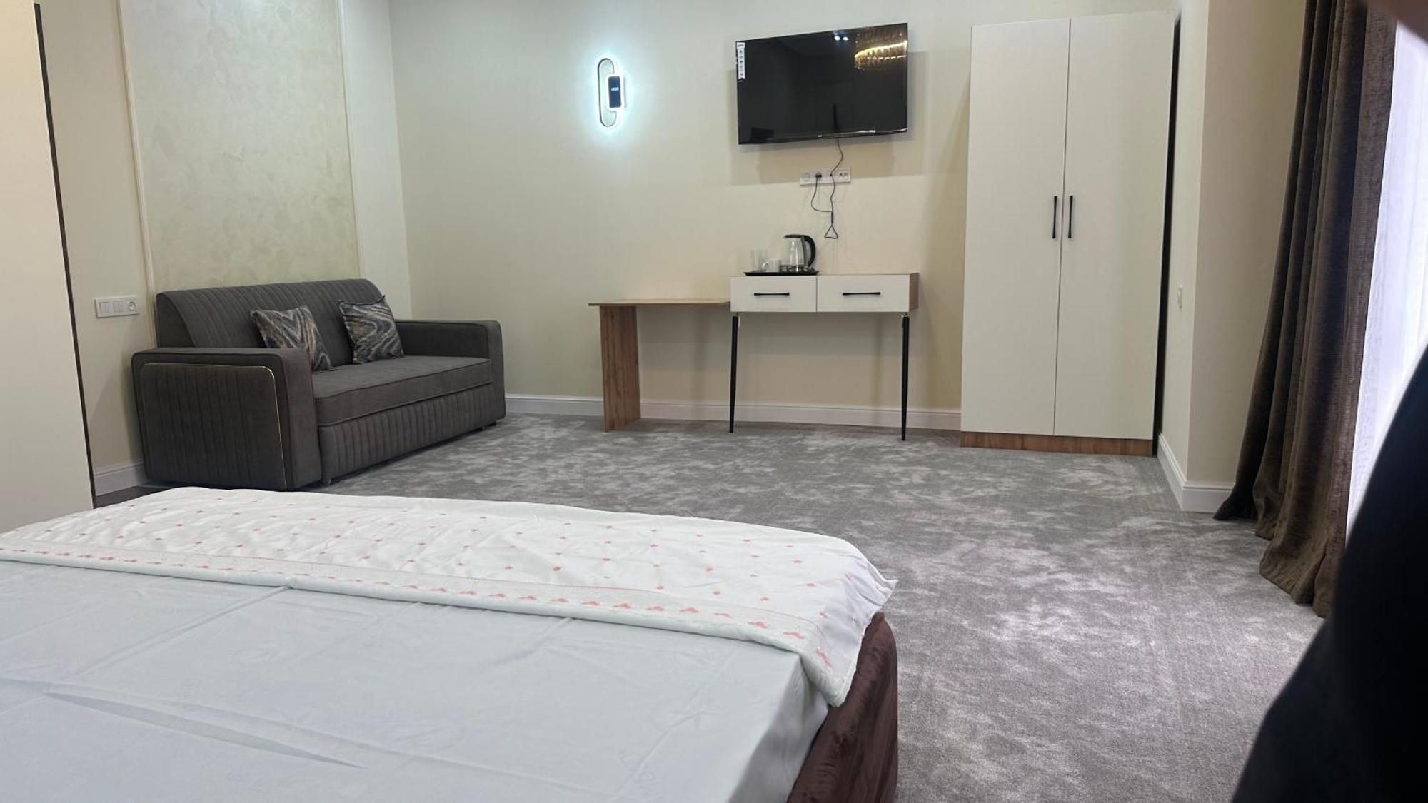Nazar Hotel & Hostel Turkistan ภายนอก รูปภาพ