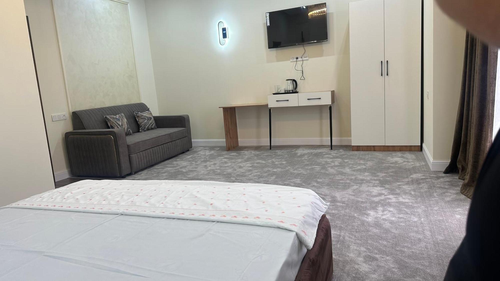 Nazar Hotel & Hostel Turkistan ภายนอก รูปภาพ